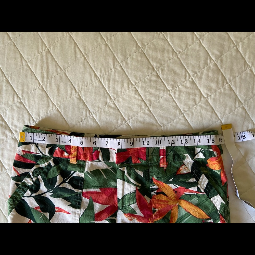 Shorts - Picture 5 of 8